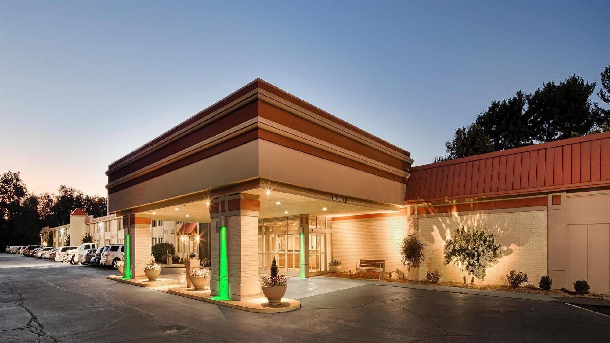 Baymont Inn & Suites Marietta Exterior foto
